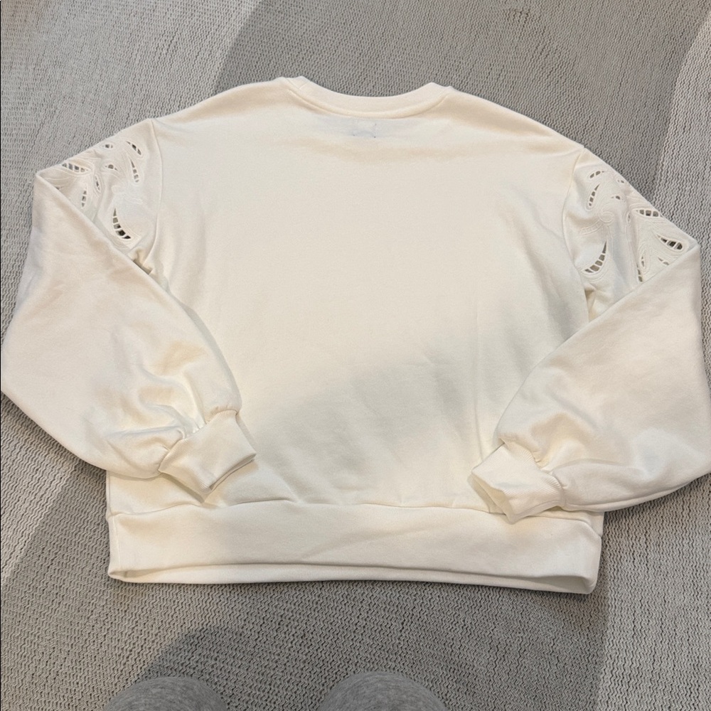 White Gap size small Eyelet Sleeve Crewneck Sweatshirt - Picture 3 of 3